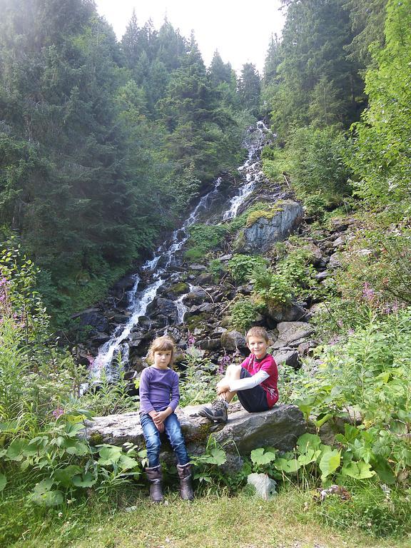 Gite Le Cerf De Belledonne Sainte-Agnès Exterior foto