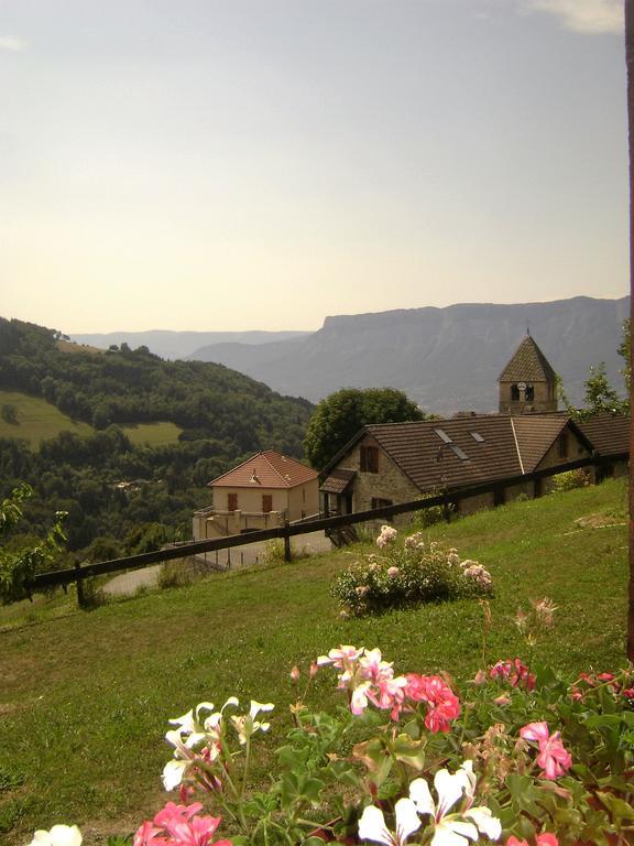 Gite Le Cerf De Belledonne Sainte-Agnès Exterior foto